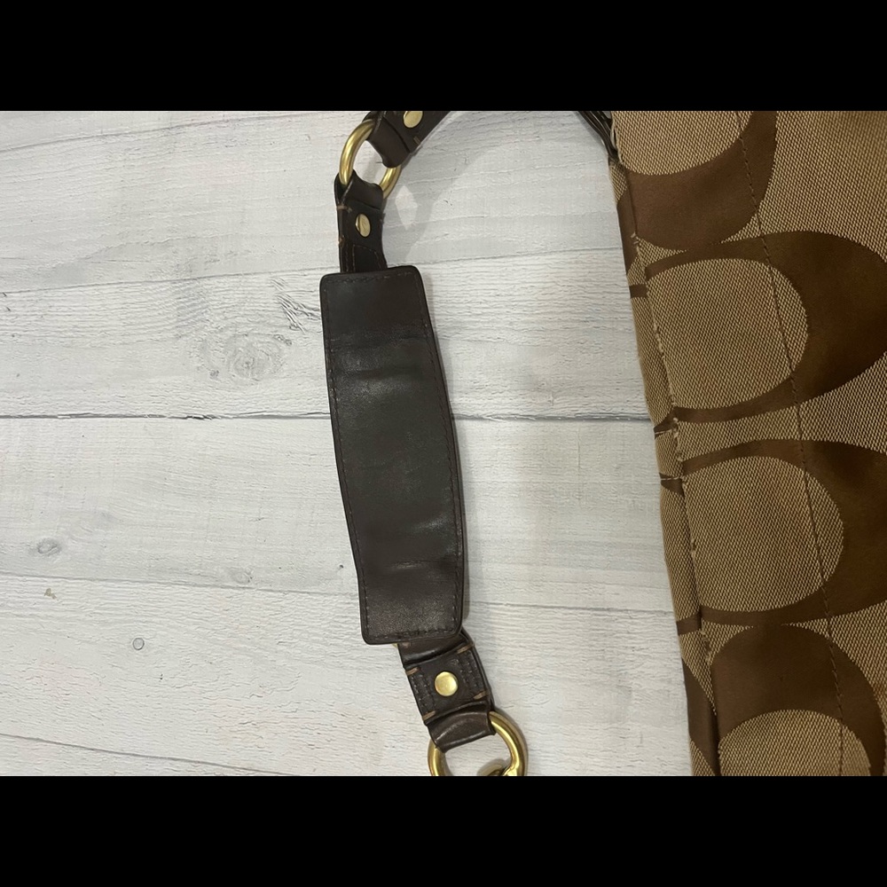Beautiful Coach Hobo Purse - Picture 8 of 16
